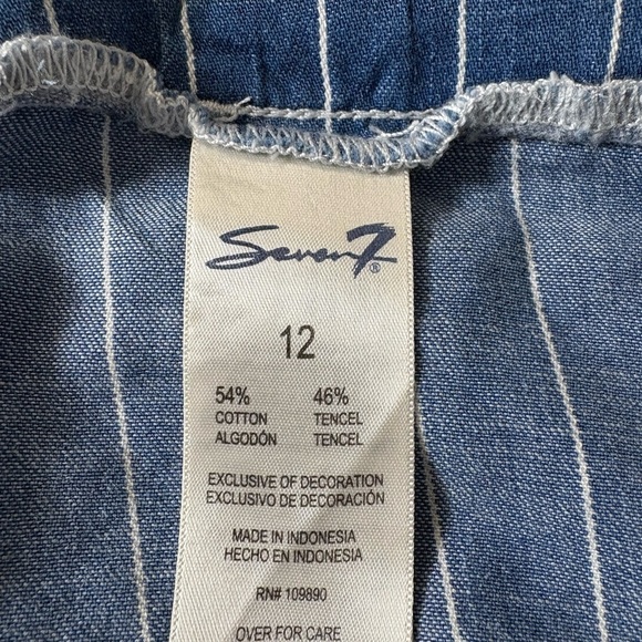 Cute Blue Chambray Wide Leg Cropped Pants with White Stripes. Cotton, Tencel. - Picture 5 of 12